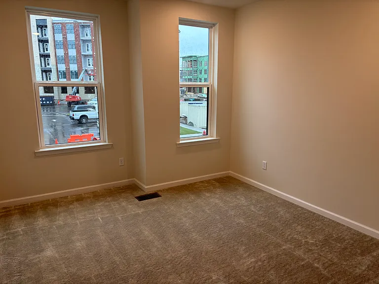 407 Reading Ct — Photo 9