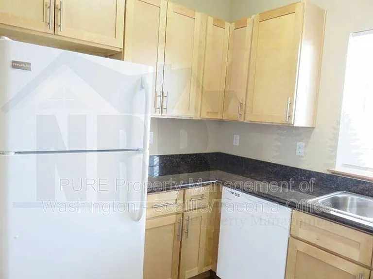 8015 Pacific Ave #20 — Photo 5