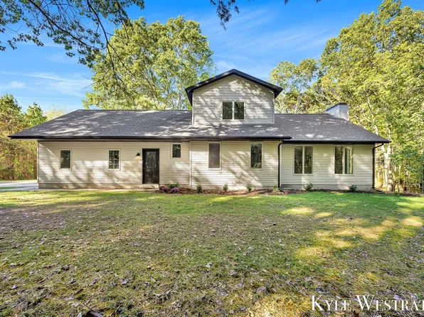 6055 Nine Mile Rd NE, Rockford, MI 49341