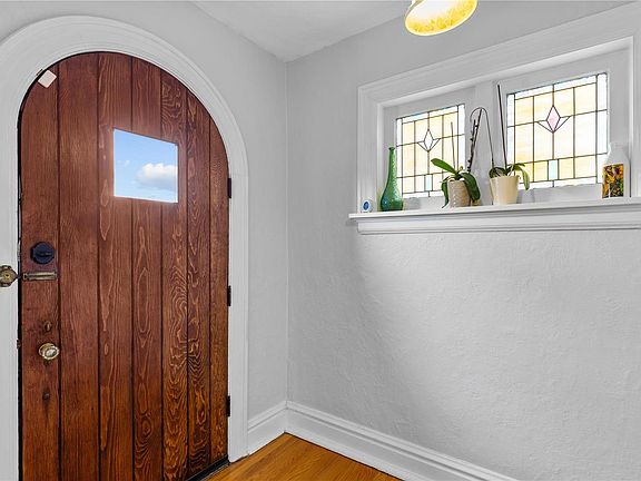 4th image of 4074 Quincy St