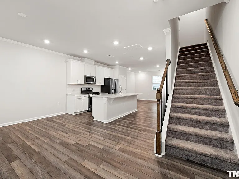 742 Cormiche Ln — Photo 15