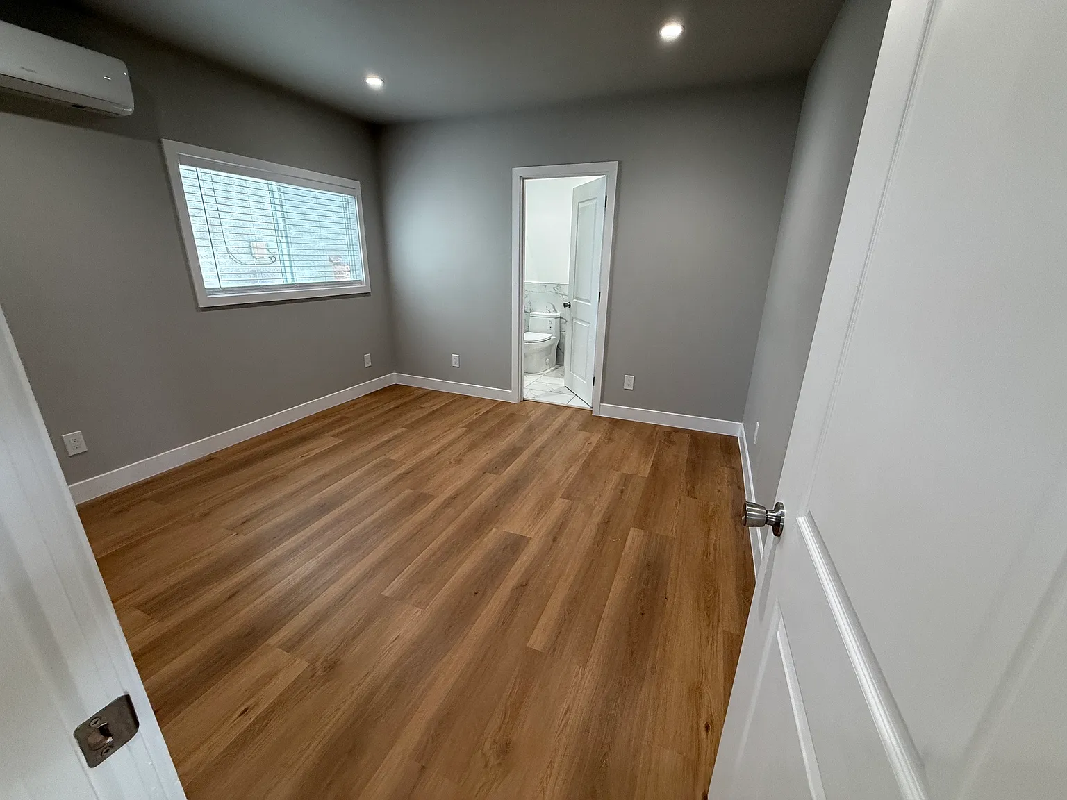 3 bed, 1200 sqft, $3,500 — Photo 3