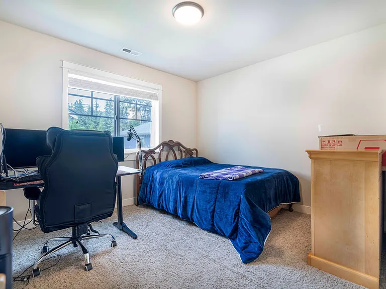 19728 Filbert Dr — Photo 15
