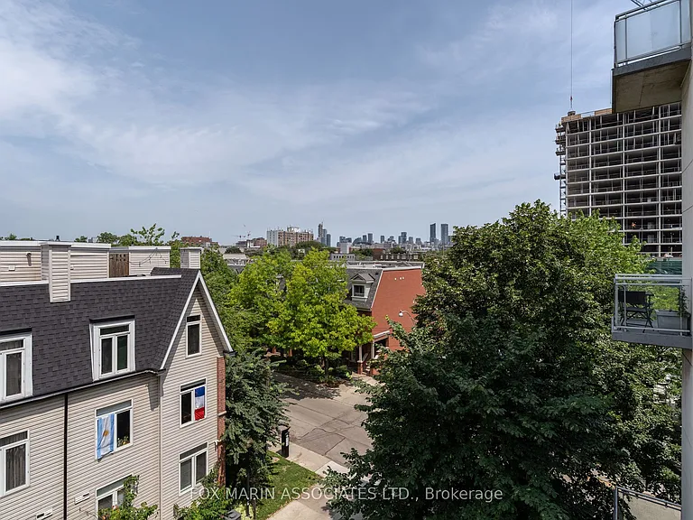 954 King St W #517 — Photo 18