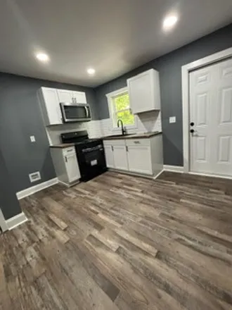1104 W English Rd #A — Photo 10