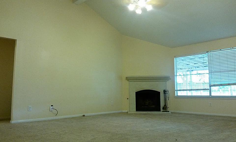 2nd image of 11034 Linden Gate Dr