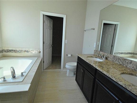 5th image of 347 Blue Cypress Dr