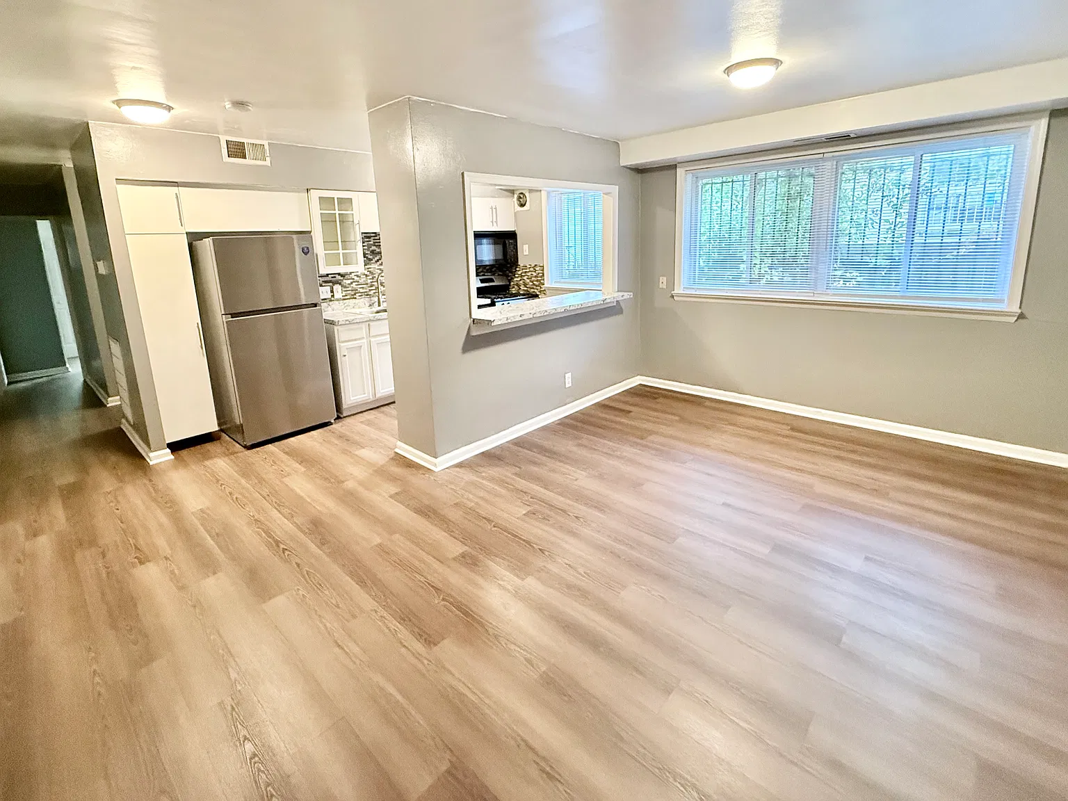 2 bed, 718 sqft, $1,650 — Photo 2