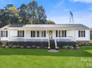 320 Huffstetler Lake Rd, Dallas, NC 28034