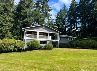 972 Altadena Dr, Fircrest, WA 98466