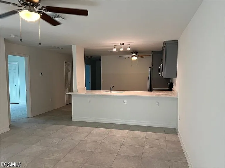 6064 Laurelwood Dr — Photo 7
