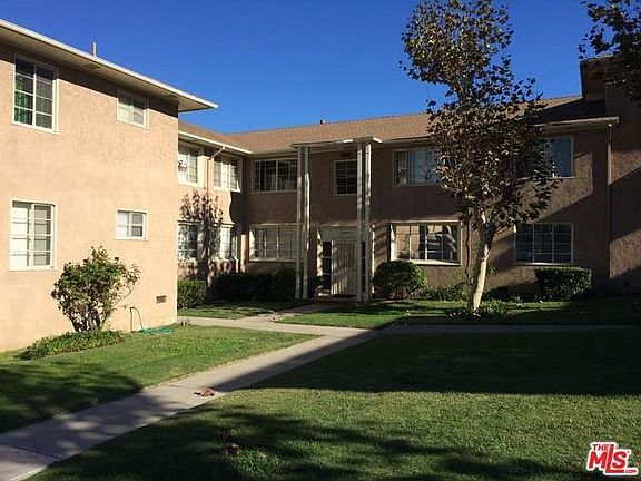 4th image of 4074 Hillcrest Dr APT B
