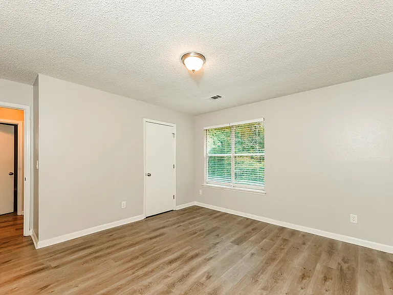 1612 Picadilly Ct NE — Photo 12