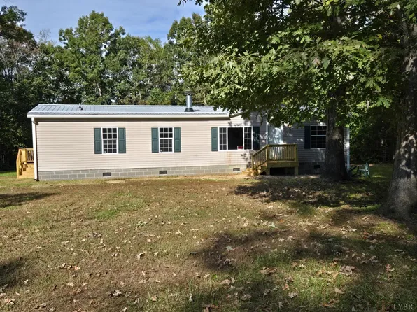 734 Fearstown Rd, Charlotte Court House, VA 23923