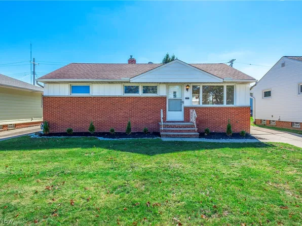 3323 Dellwood Dr, Parma, OH 44134