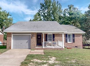 4348 Falls Dr, Hope Mills, NC 28348