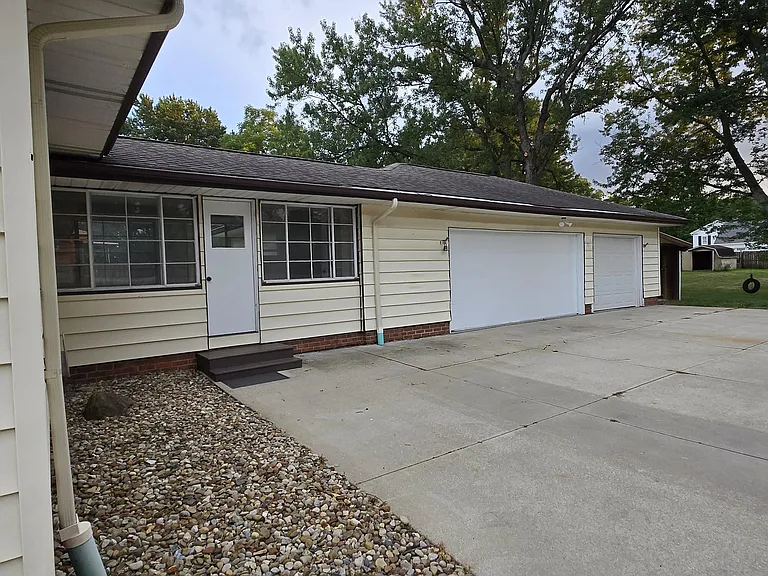 3.5 car garage