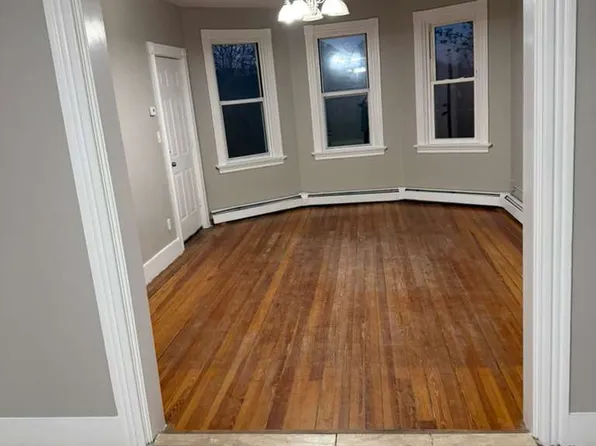 58-60 Roanoke St #2, Providence, RI 02908
