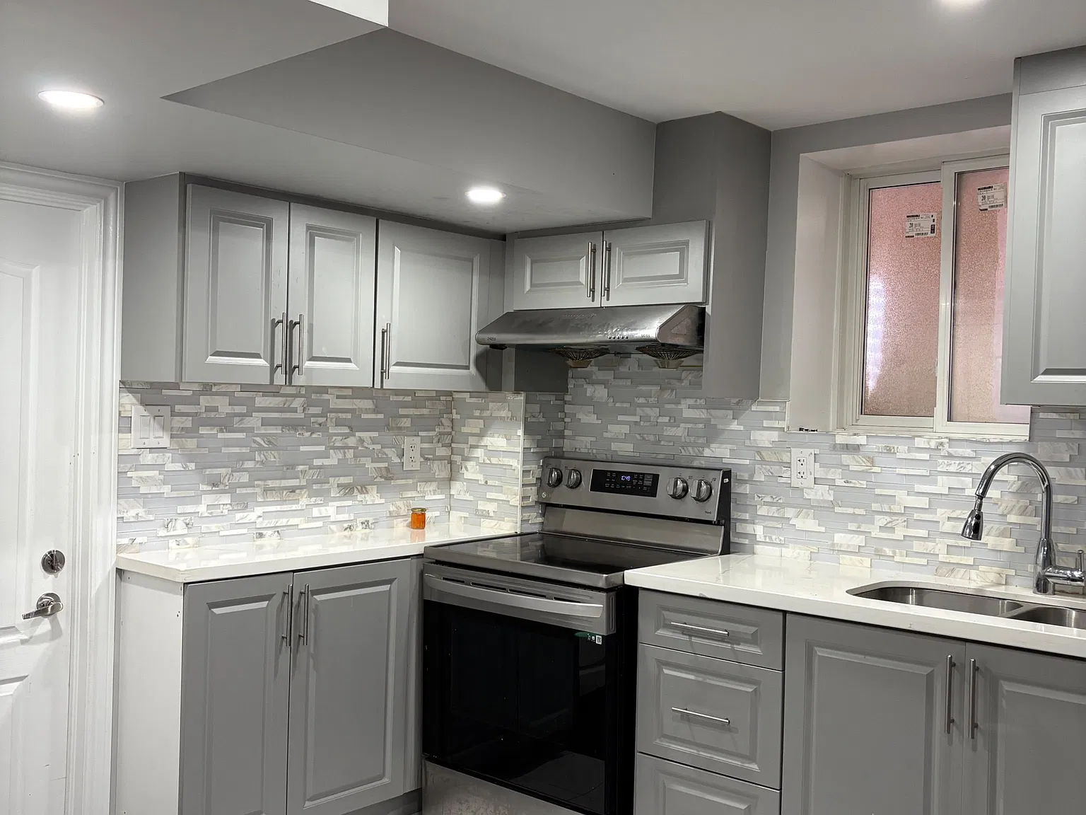 2 bed, $2,000 — Photo 2