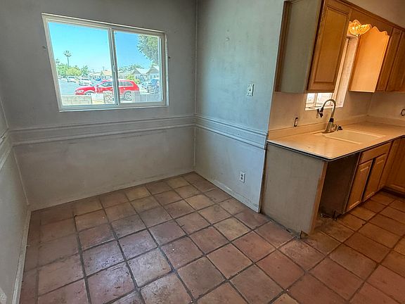 4th image of 1315 E PEPPER Place