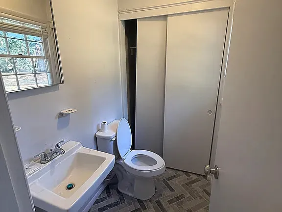 302 Lanier Rd — Photo 5