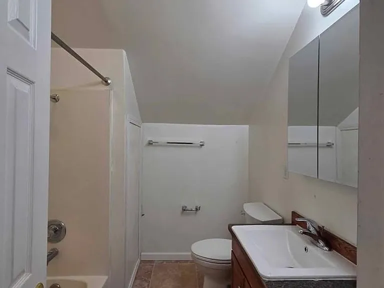 227 S Chelan Ave — Photo 6