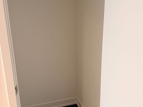 5th image of 448 Burnhamthorpe Rd W #3907
