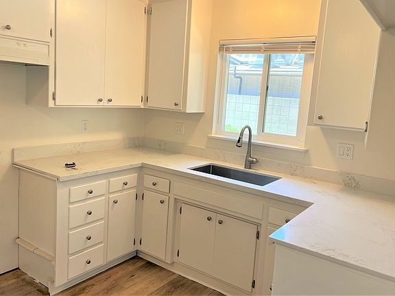 4th image of 3618 Manzana St #1
