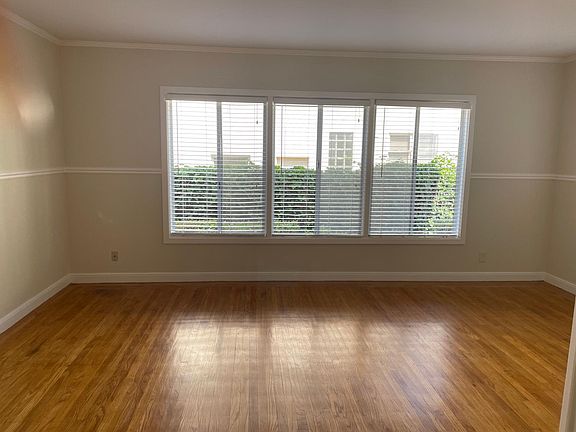 3rd image of 1035 Noel Dr APT C