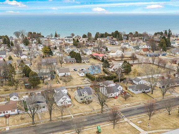 3rd image of 1124 Division STREET