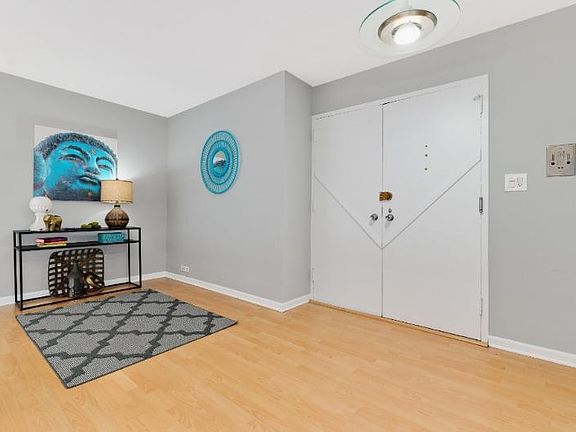 3rd image of 1 E Schiller St APT 10A