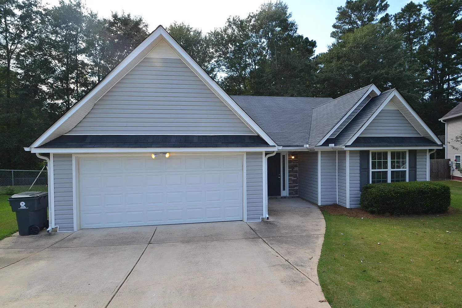 102 Christine Ct photo 1