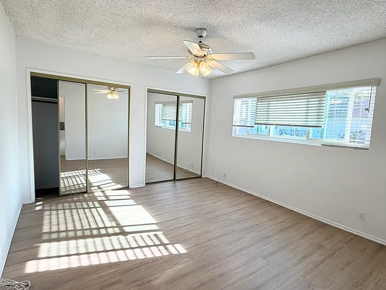 4350 Troost Ave #10 — Photo 8