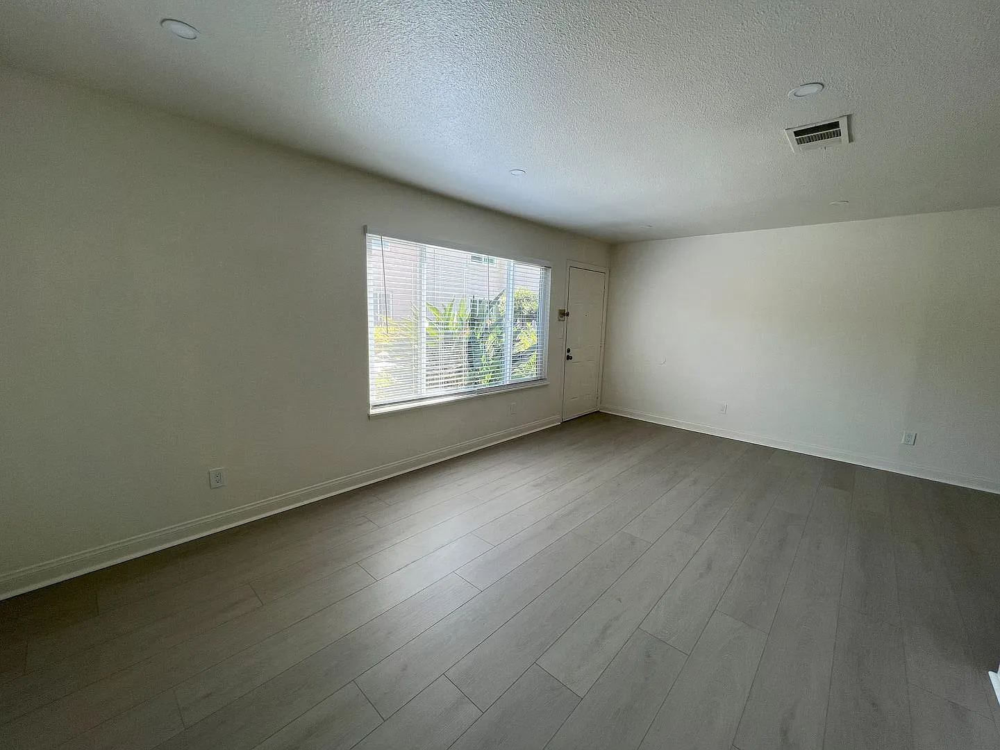 Lone Pine Townhomes — Photo 3