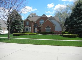 43876 Trillium Dr, Sterling Heights, MI 48314