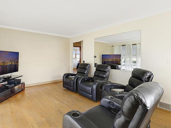 5th image of 7549 N Nora Ave