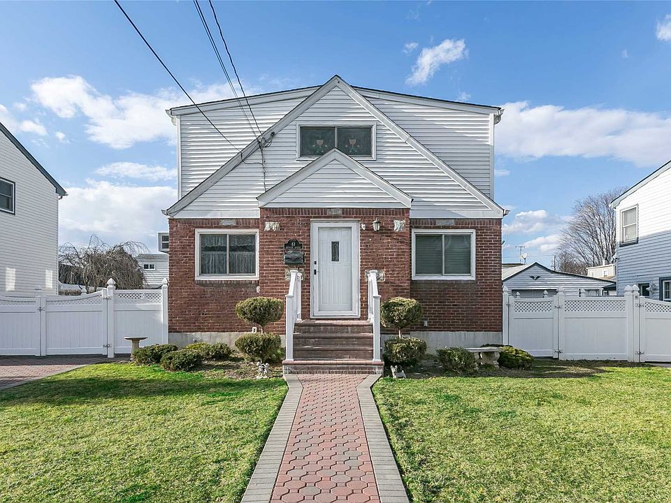 1st image of 61 Bedford Ave