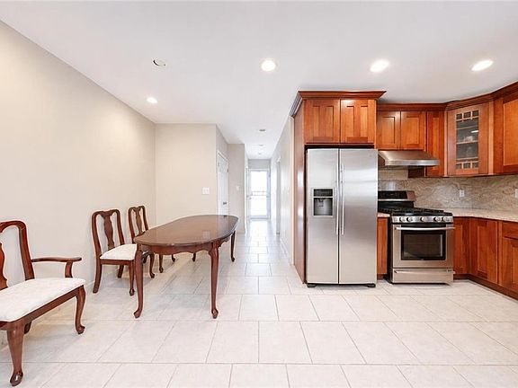 5th image of 2155 66th St