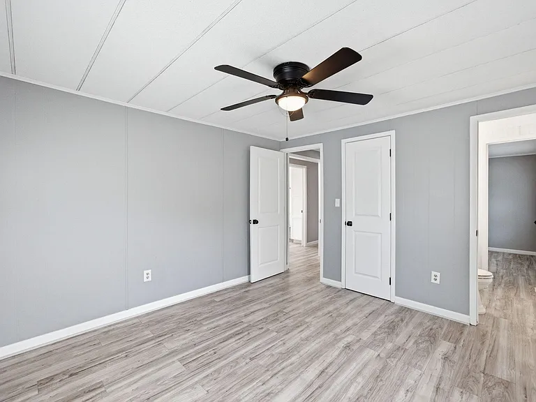 320 E Earp St — Photo 27