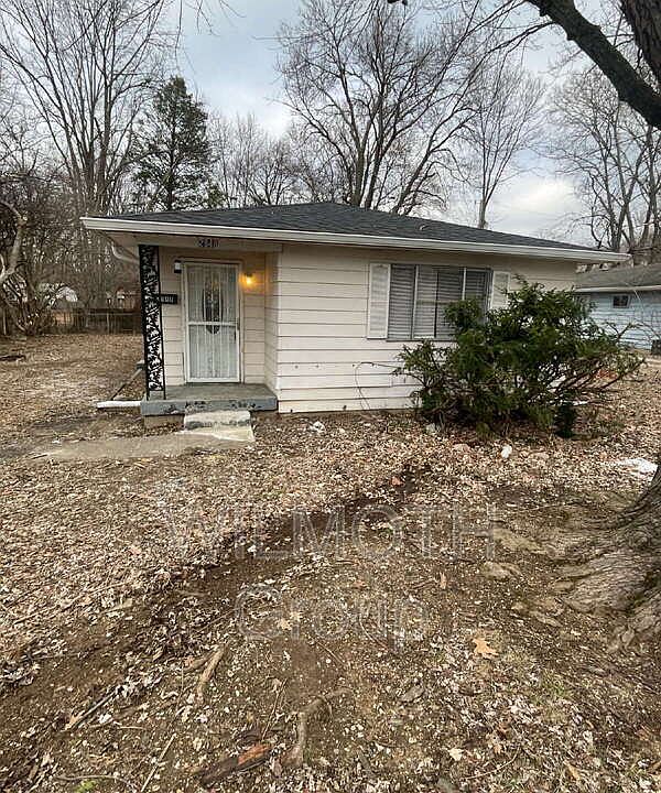1st image of 2948 Roberta Dr