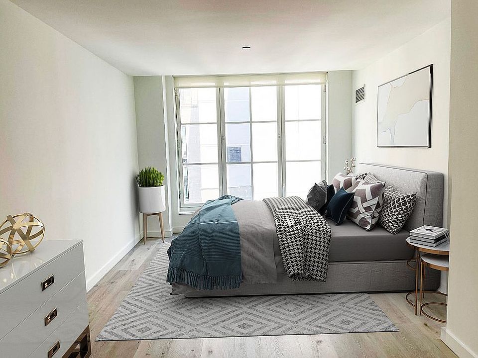 1st image of 535 W 43rd St APT S11h