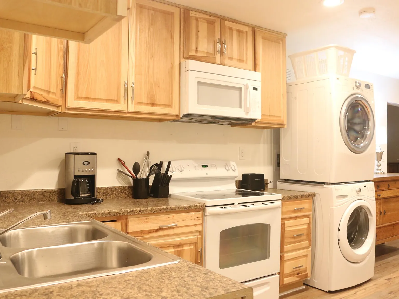 1 bed, 750 sqft, $2,150 — Photo 2