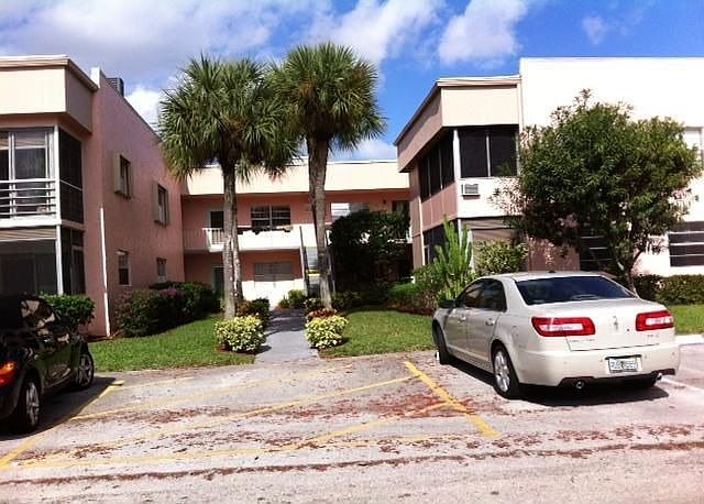 1st image of 542 Flanders Dr #L