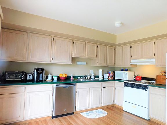 4th image of 229 Oakwood Ln