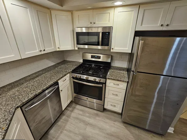 200 N Wayne Ave APT 1, Wayne, PA 19087