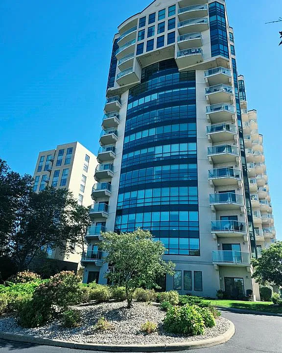 4789 Riverside Dr E #1004