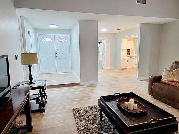 5th image of 2604 Yardley St