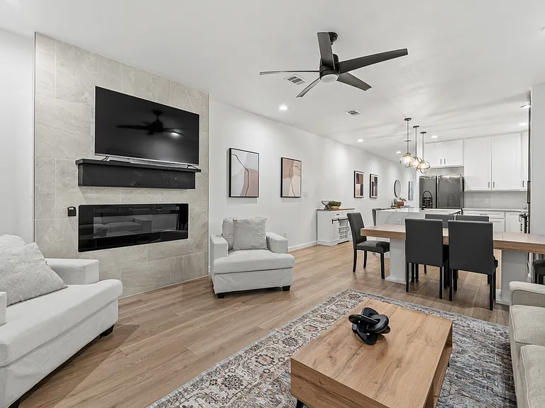 2214 Hooper St — Photo 2