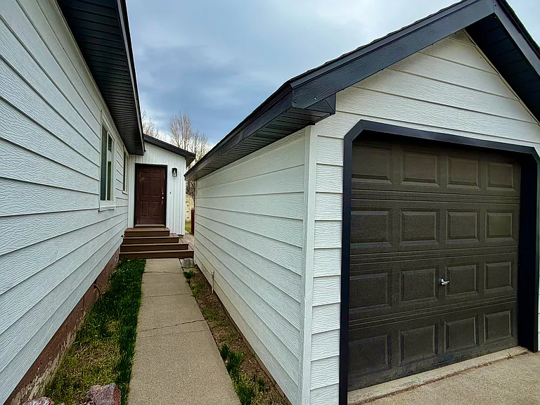 145 N Byron Ave #A — Photo 2