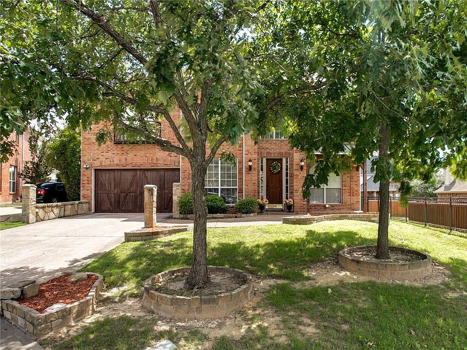 1st image of 3709 Landmark Dr